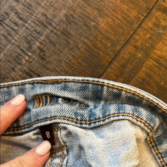 Kut from the Kloth Light Blue Denim - Picture 2 of 4